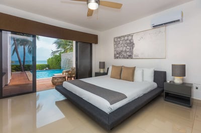 Luxury Villa Photo #27