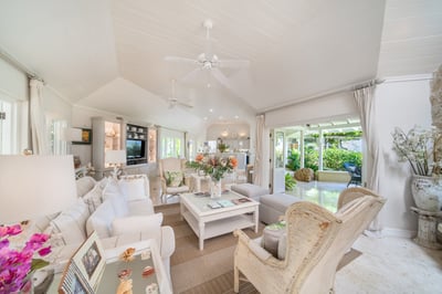 Luxury Villa Photo #22