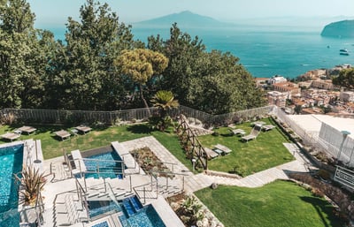 Luxury Villa Photo #4