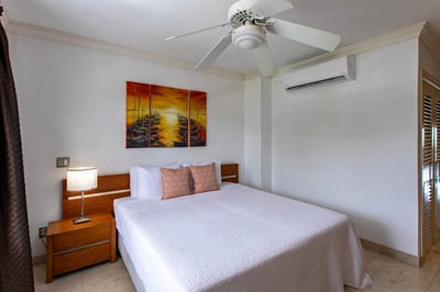 Luxury Villa Photo #14