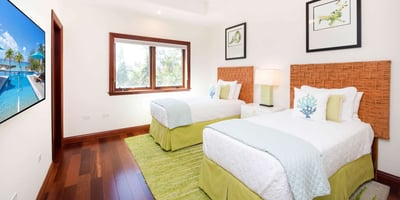 Luxury Villa Photo #16