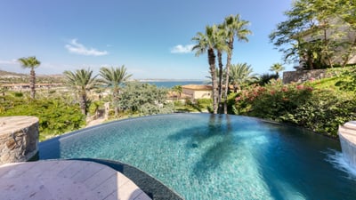 Luxury Villa Photo #4