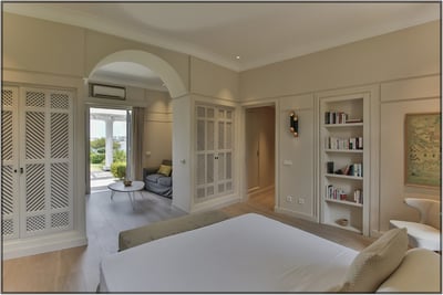 Luxury Villa Photo #26
