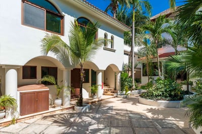Luxury Villa Photo #27