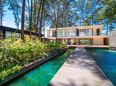 Luxury Villa Photo #2