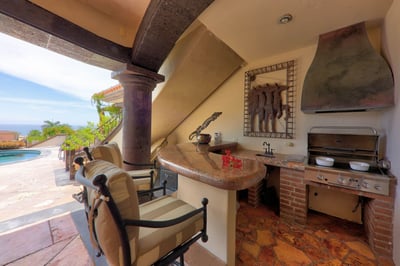 Luxury Villa Photo #12