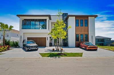 Luxury Villa Photo #18
