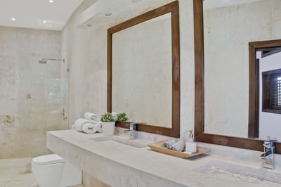 Luxury Villa Photo #48