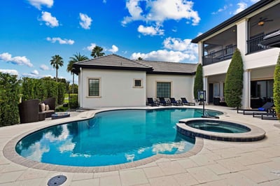 Luxury Villa Photo #4