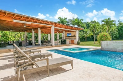 Luxury Villa Photo #6
