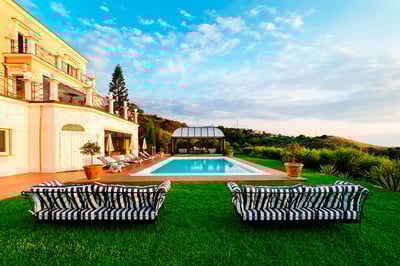 Luxury Villa Photo #13