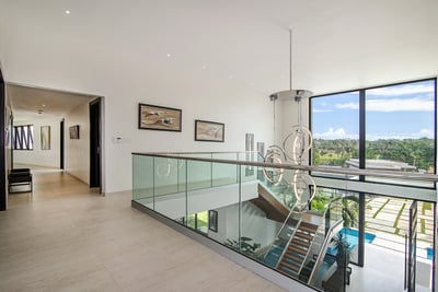Luxury Villa Photo #37