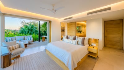 Luxury Villa Photo #12