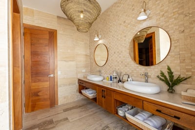 Luxury Villa Photo #28
