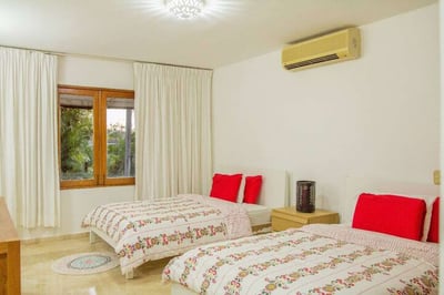 Luxury Villa Photo #12