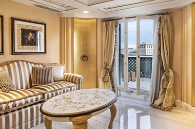 Luxury Villa Photo #17