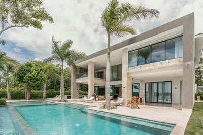 Luxury Villa Photo #4