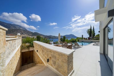 Luxury Villa Photo #5