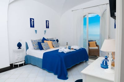 Luxury Villa Photo #12