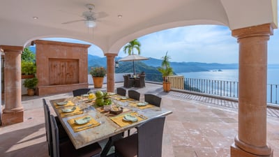 Luxury Villa Photo #8