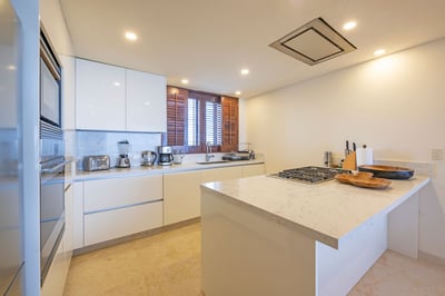 Luxury Villa Photo #10