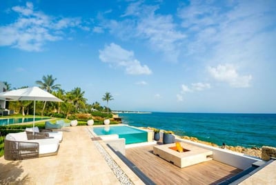 Luxury Villa Photo #4
