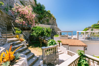 Luxury Villa Photo #8