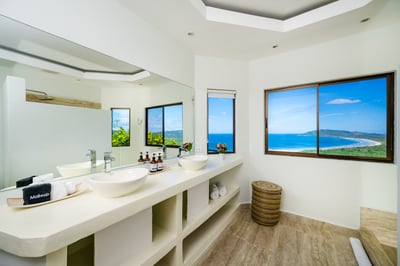 Luxury Villa Photo #30