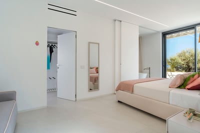 Luxury Villa Photo #43