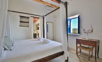 Luxury Villa Photo #23