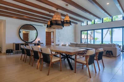 Luxury Villa Photo #31