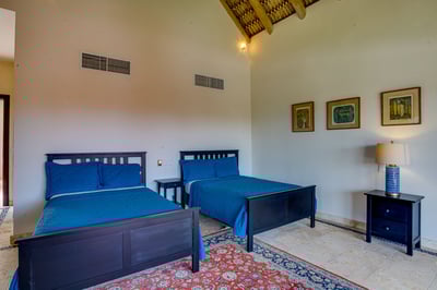 Luxury Villa Photo #40