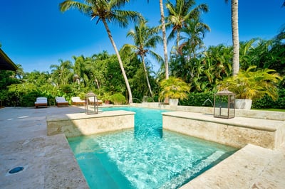 Luxury Villa Photo #4