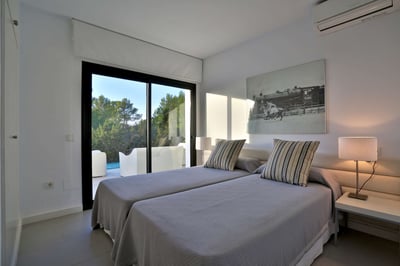 Luxury Villa Photo #13