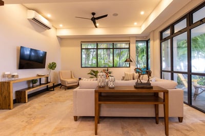 Luxury Villa Photo #9