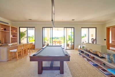 Luxury Villa Photo #18