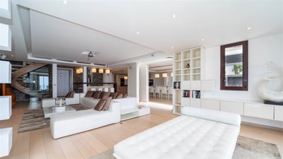 Luxury Villa Photo #16