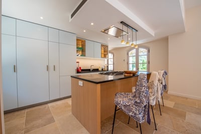 Luxury Villa Photo #11