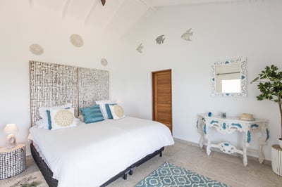 Luxury Villa Photo #30