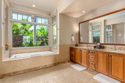 Luxury Villa Photo #36