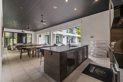 Luxury Villa Photo #24