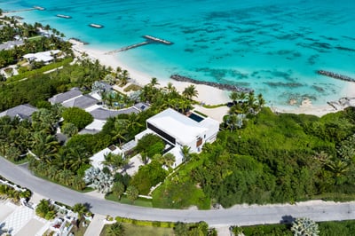 Luxury Villa Photo #35