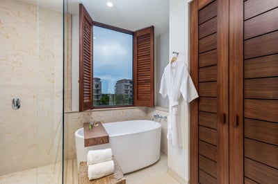 Luxury Villa Photo #41