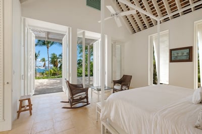 Luxury Villa Photo #36