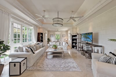Luxury Villa Photo #6
