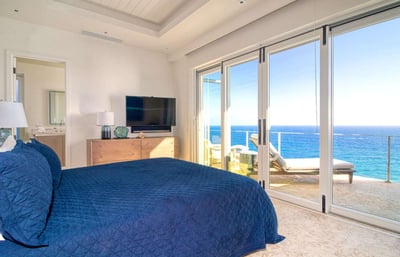Luxury Villa Photo #18