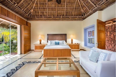 Luxury Villa Photo #15