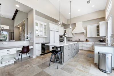 Beautiful kitchen space to prepare a meal for family and friends. Equipped with all new high-end app