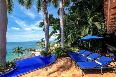 Luxury Villa Photo #6
