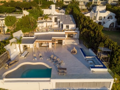 Luxury Villa Photo #3